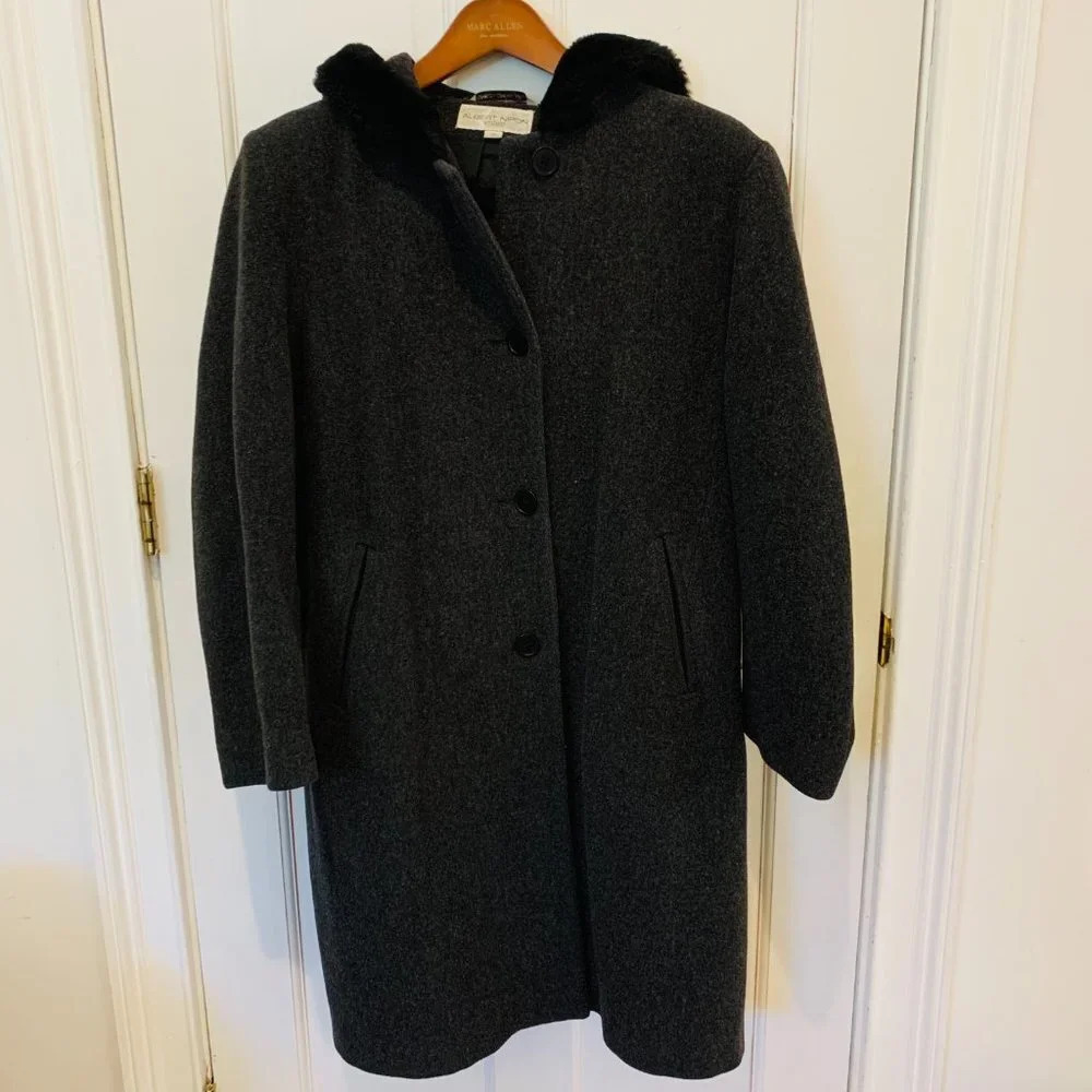 Vintage Albert Nipon Size 12 Coat Long Black 100% Lambswool